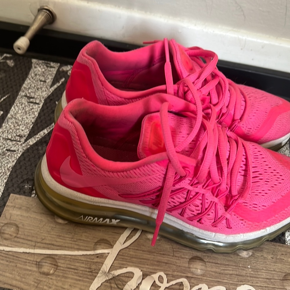 Electric pink Nike air max normal wear and tear in pretty good condition